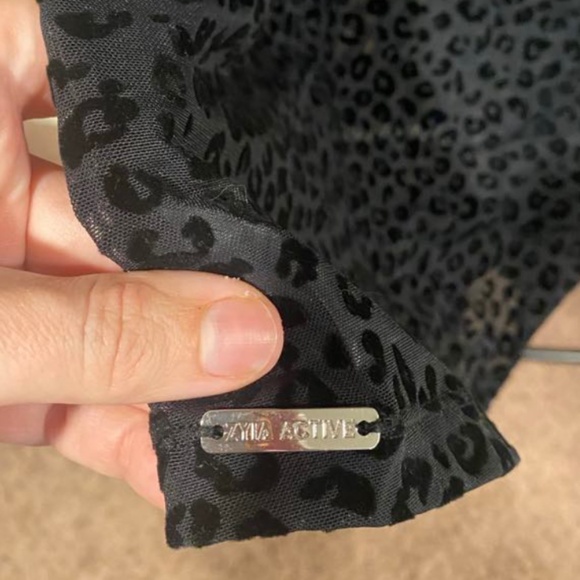 Zyia Black leopard mesh tank - Picture 6 of 7